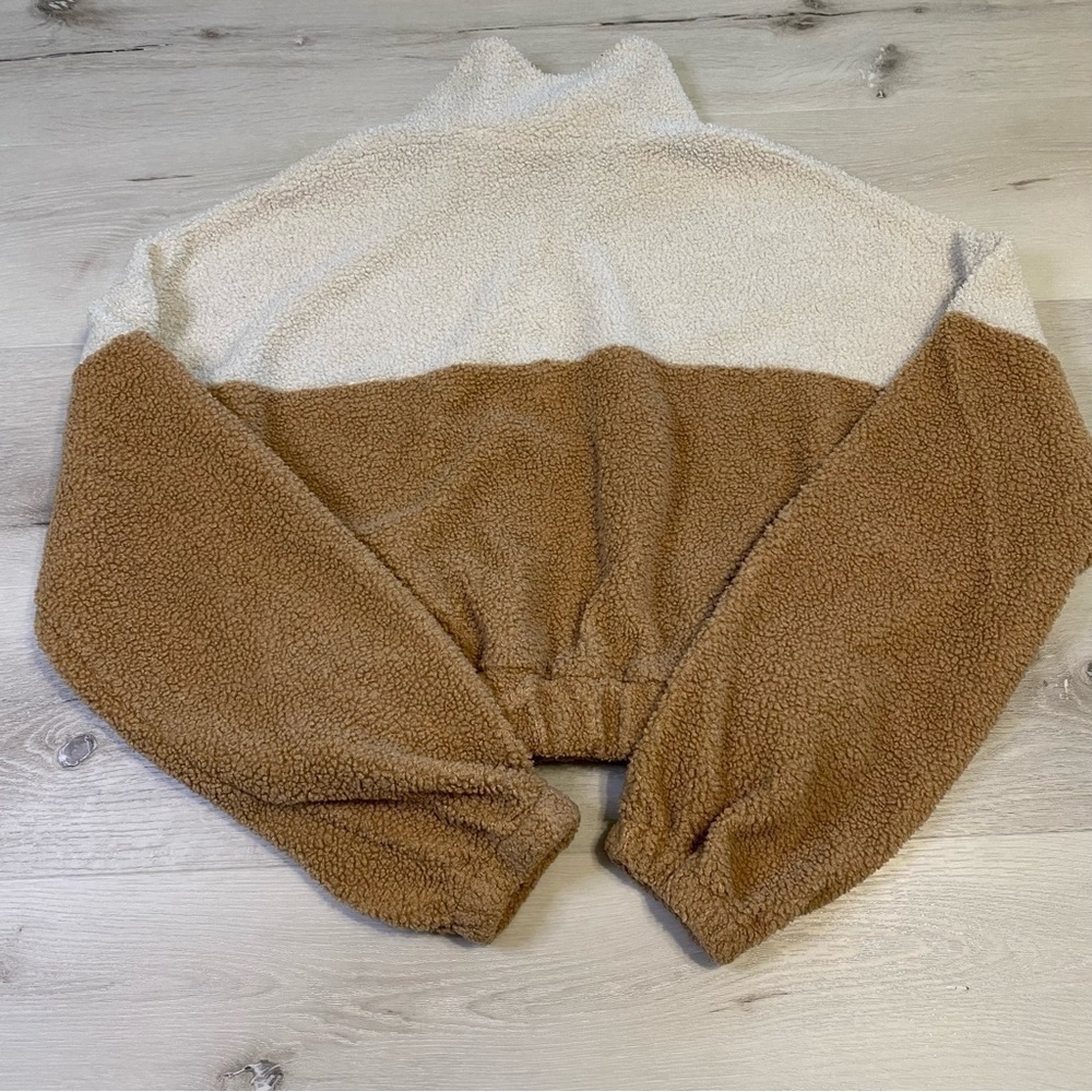 Cropped Half Zip Teddy Sherpa, Tan/Ivory, Size Medium - Picture 4 of 8